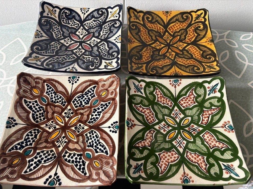 Marokkaans servies aardewerk borden 4 st., Ophalen of Verzenden