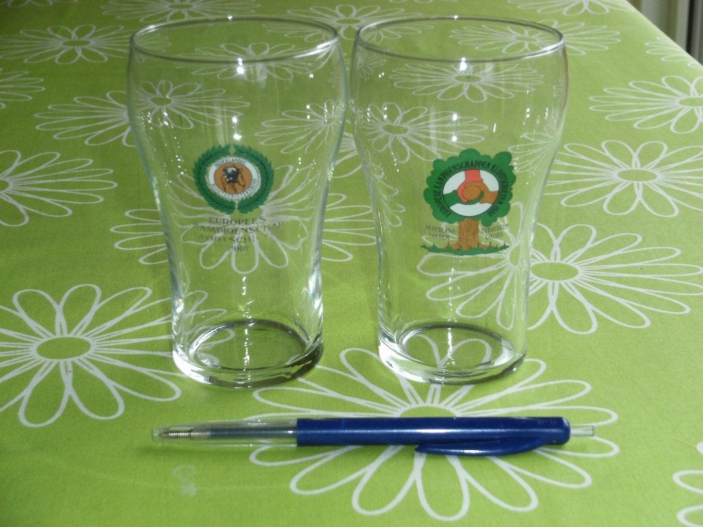 2 EK Klootschieten bierglazen uit 1980, Ophalen of Verzenden, Zo goed als nieuw