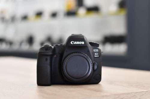 Canon 6D mark II body (Occasion Zwolle), Audio, Tv en Foto, Fotocamera's Digitaal, Foto-Groep, Gebruikt, Luttekepoortstraat 26 3841 AX Harderwijk