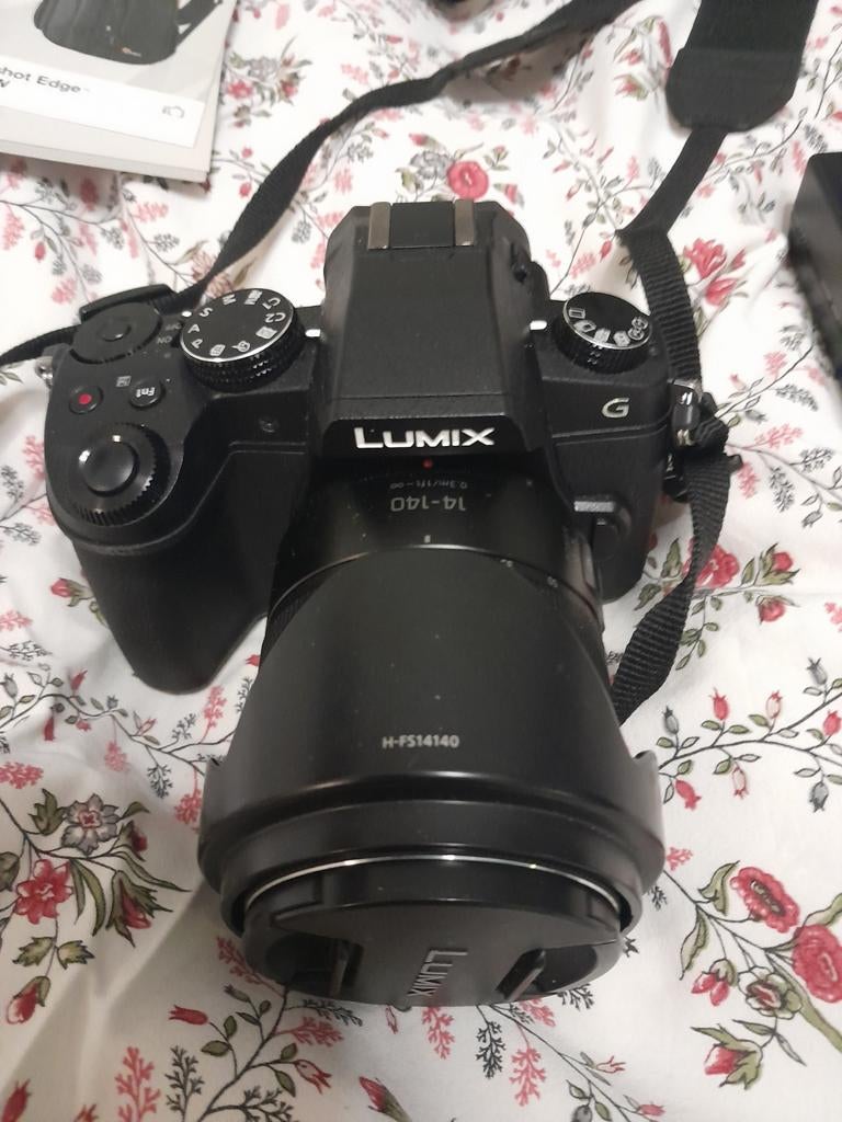 Panasonic Lumix camera met kantelscherm gereserveerd, Audio, Tv en Foto, Fotocamera's Digitaal, Ophalen of Verzenden