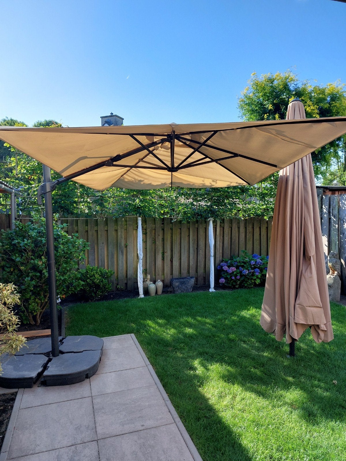 Parasol compleet met voetbak, Ophalen, Gebruikt, Zweefparasol