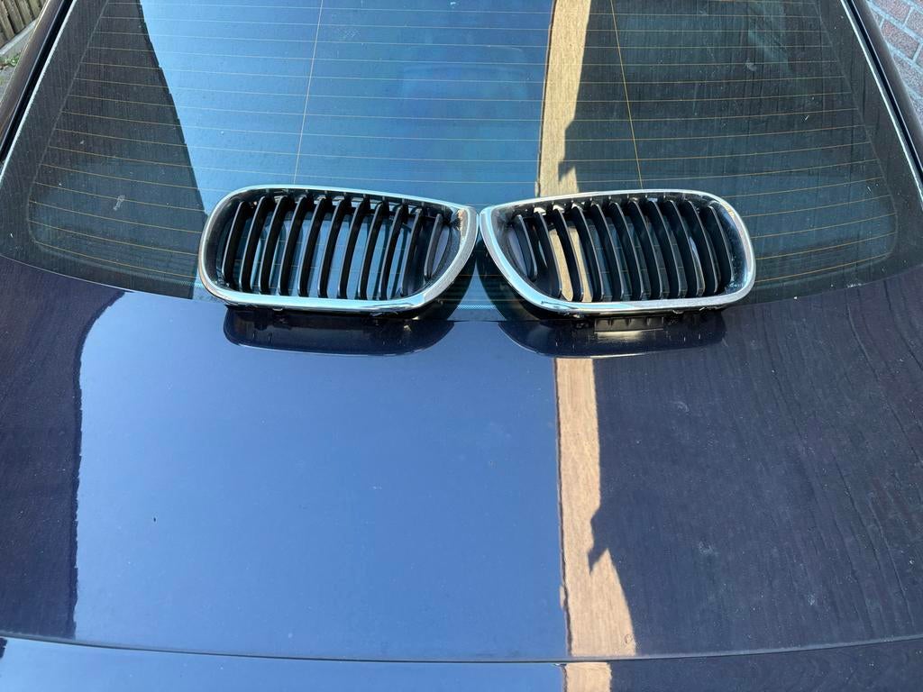 BMW E46 Facelift Niergrille / Grill (51137042969), Gebruikt, Voor, Ophalen of Verzenden, Bumper