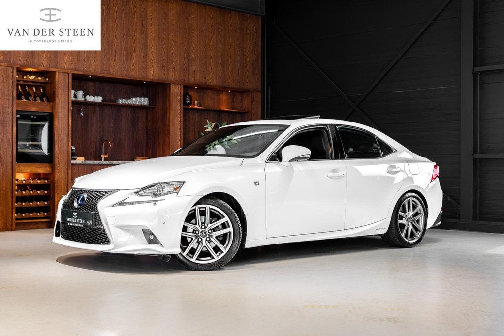 Lexus IS 300h Hybrid F-Sport Line Schuifdak | Stoelverwarmin, Auto's, Lexus, Automaat, Gebruikt, Wit, Bedrijf