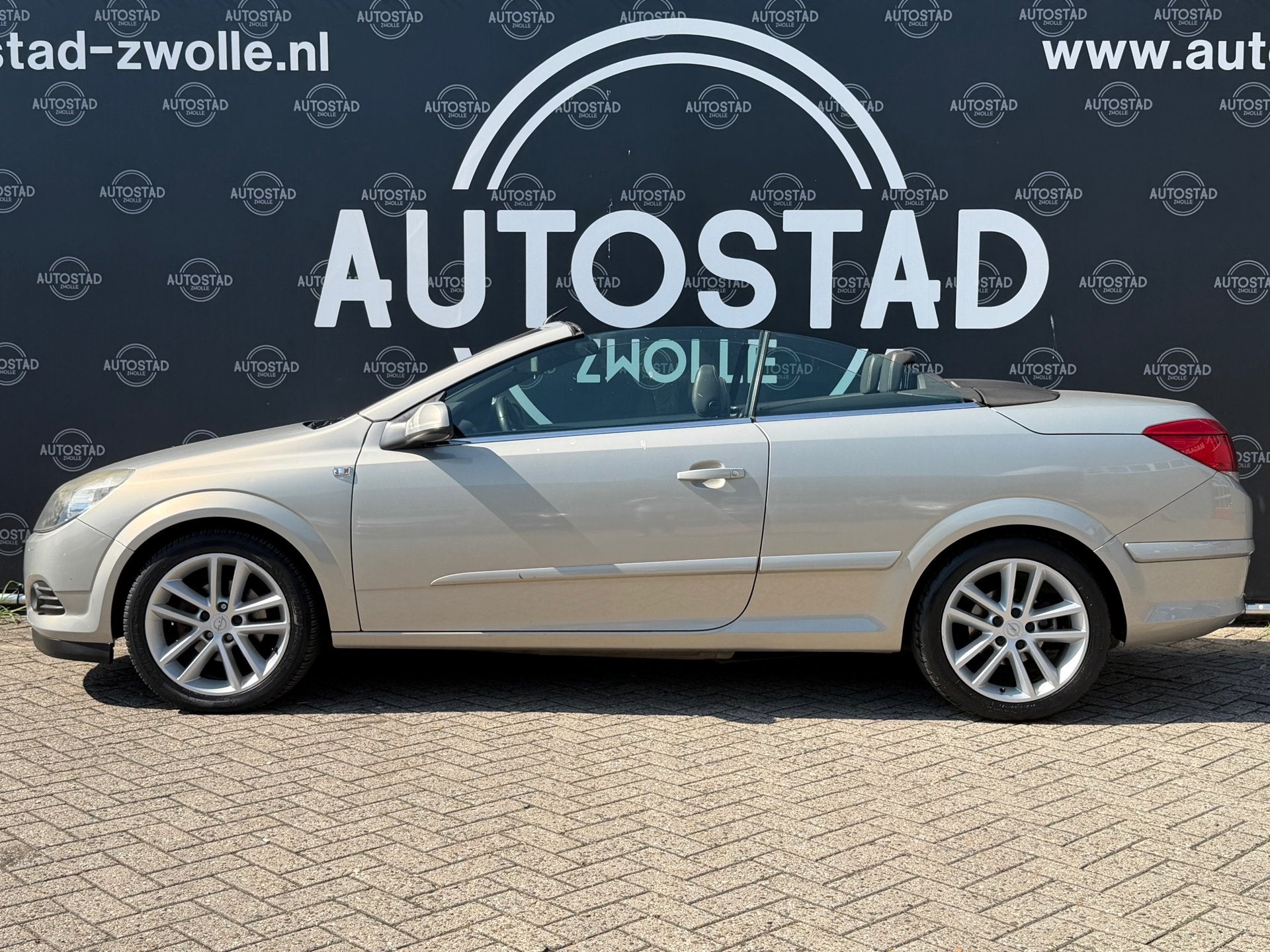 Opel Astra TwinTop 1.8 Cosmo NL-Auto / NAP / APK / Airco / C, Auto's, Opel, Stof, Zwart, 4 cilinders, Cabriolet