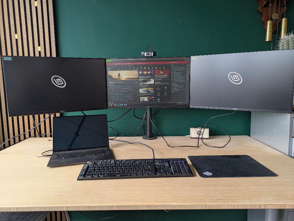 Drie stuks Dell U2414H 24" incl steun, Computers en Software, Monitoren, Gebruikt, 60 Hz of minder, DisplayPort, HDMI, IPS, Full HD
