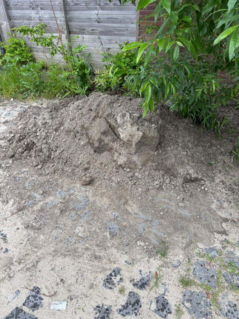 Gratis af te halen: Ophoogzand / Tuinaarde, Ophalen, Tuinaarde