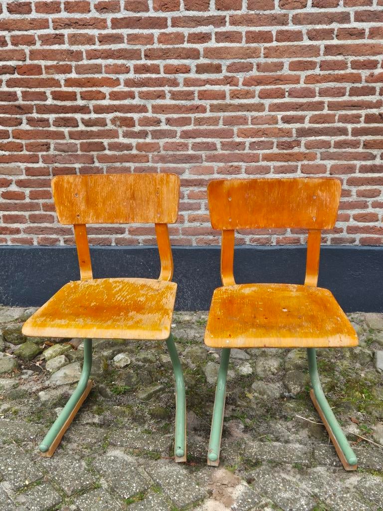 Twee oude schoolstoelen, Antiek en Kunst, Ophalen