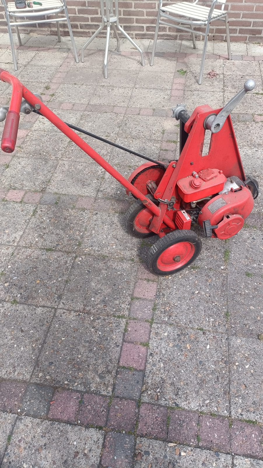 Oude gras kanten snijder/maaier, Ophalen, Gebruikt, Benzine