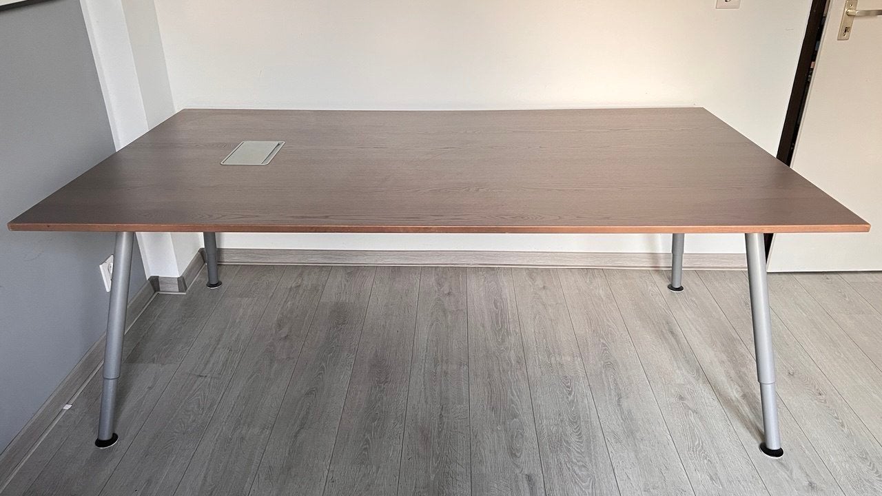 Ikea Galant bureau 110x195cm donkerbruin incl. kabeldoorvoer, Ophalen, Gebruikt, Scandinavisch, Hout