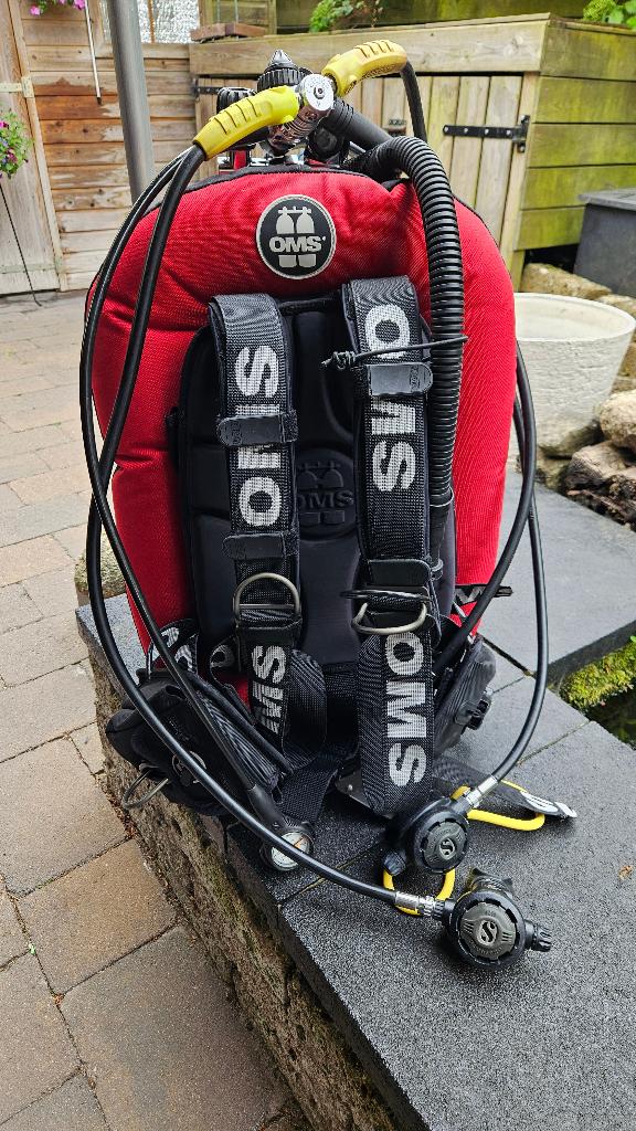 Oms wing, 10l fles, scubapro automatenset (MK25+ 2xS550), Watersport en Boten, Duiken, Ophalen of Verzenden, Zo goed als nieuw