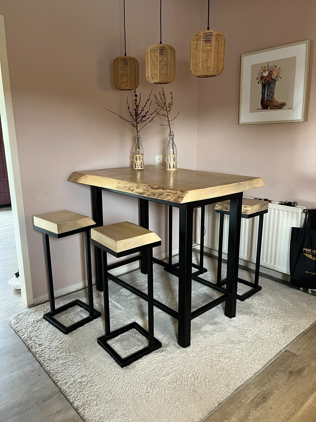 Robuuste bartafel met 4 krukken - massief hout en staal, Ophalen, Zo goed als nieuw