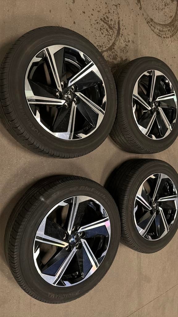 Mitsubishi eclipse zomerset origineel 225/55-18 Yokohama, Auto-onderdelen, Banden en Velgen, Ophalen, 18 inch, Gebruikt, Banden en Velgen