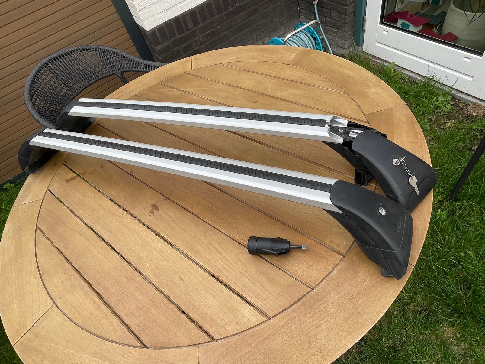Originele Volvo V40 dakdragers (Thule) – compleet set, Ophalen, Gebruikt
