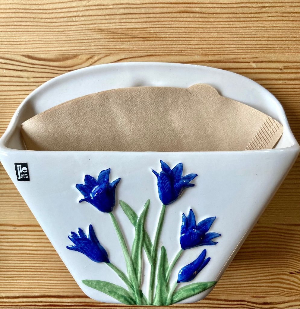 Jie Gantofta Zweden: keramische houder voor koffiefilters., Ophalen of Verzenden, Zo goed als nieuw, Steen/keramiek, Wit