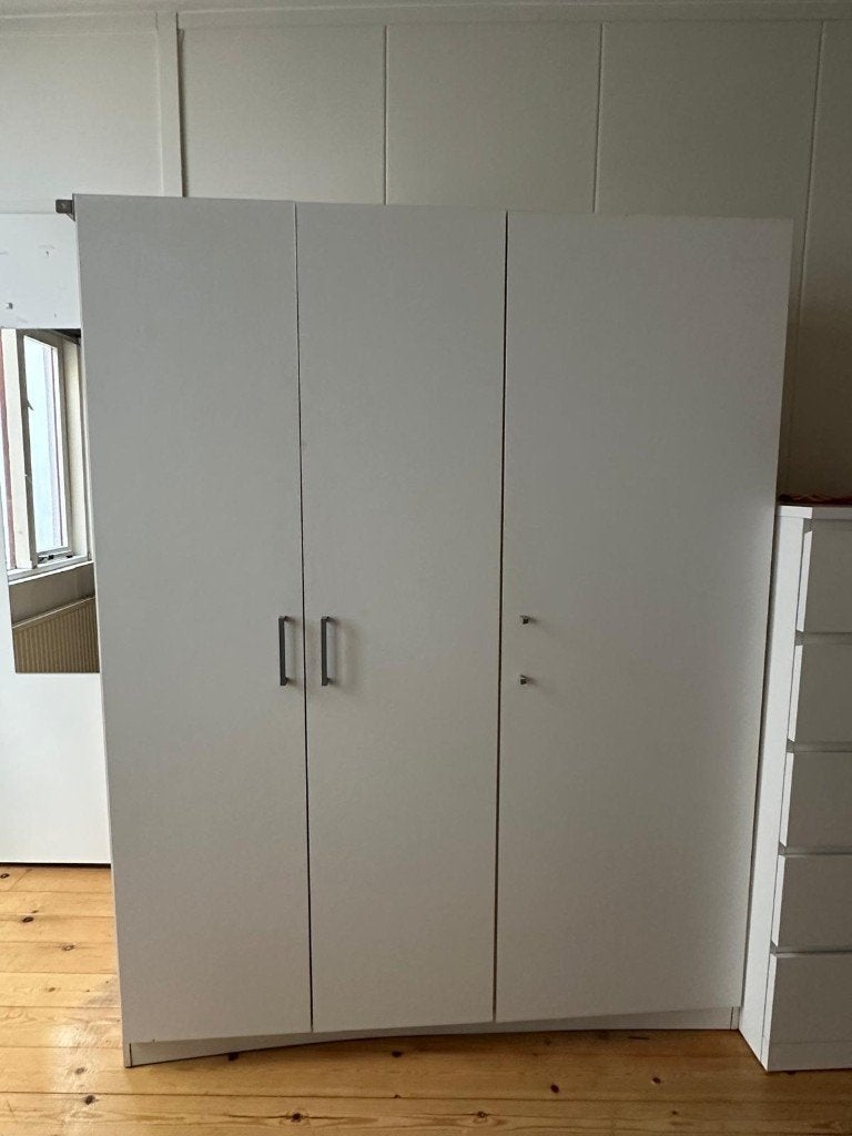 Kledingkast gratis afhalen, Ophalen, Met deur(en), Gebruikt, 100 tot 150 cm
