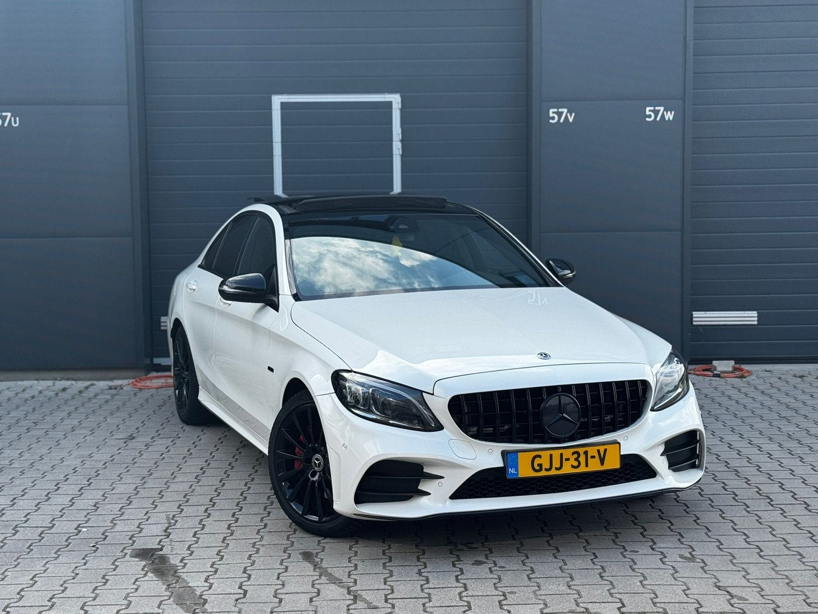 Mercedes-Benz C-Klasse C300 e 320pk 9G-TRONIC 2020 Wit, Auto's, Mercedes-Benz, Automaat, Achterwielaandrijving, 1800 kg, Euro 6