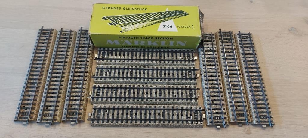 10 Märklin rechte m-rails artnr 5106 in ovp, Ophalen of Verzenden, Wisselstroom, Rails, Märklin