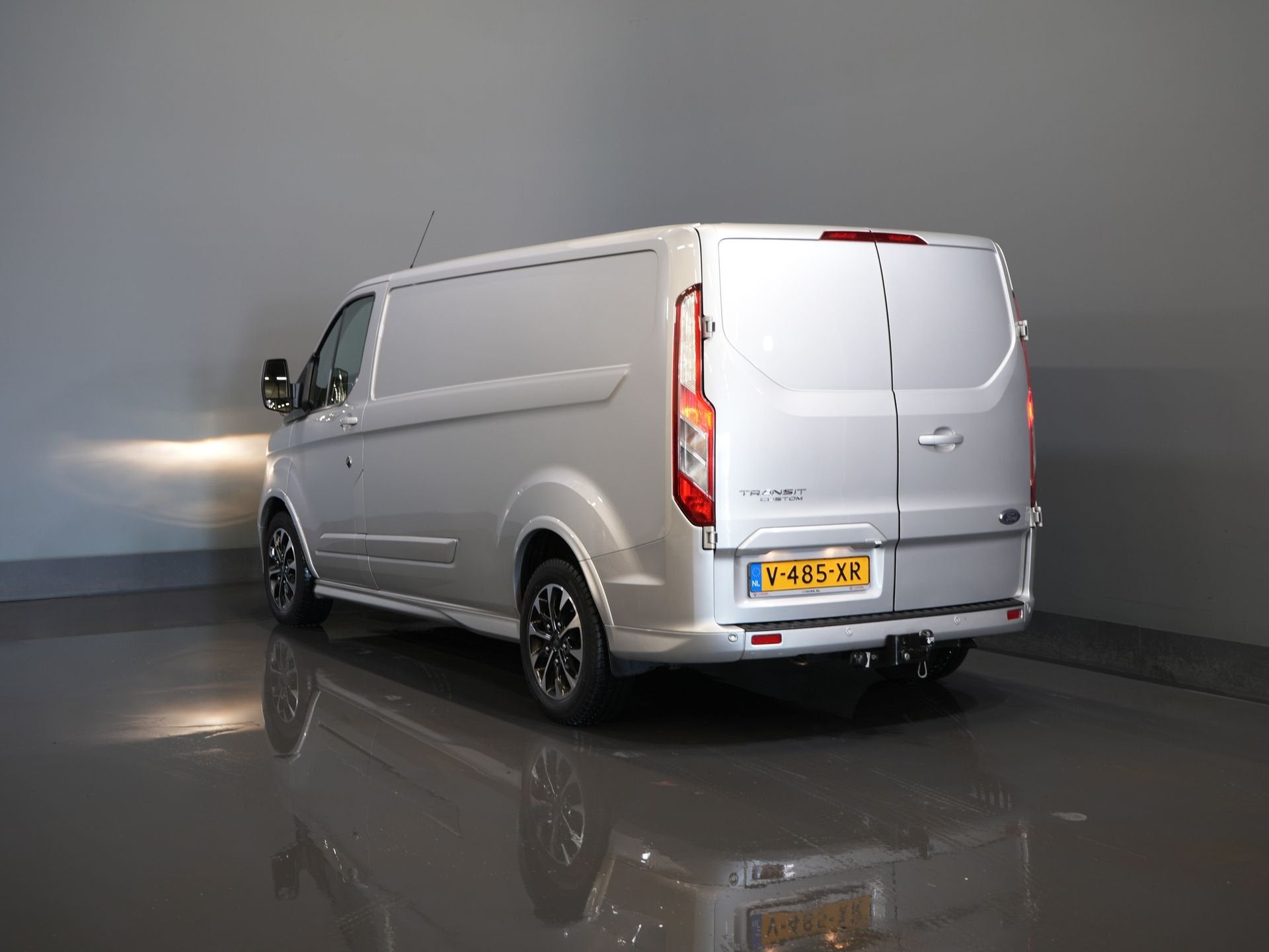 Ford Transit Custom Sport 2.0 TDCI Aut. 170 pk L2 DB-Riem VV, Dealer onderhouden, Gebruikt, Euro 6, 4 cilinders
