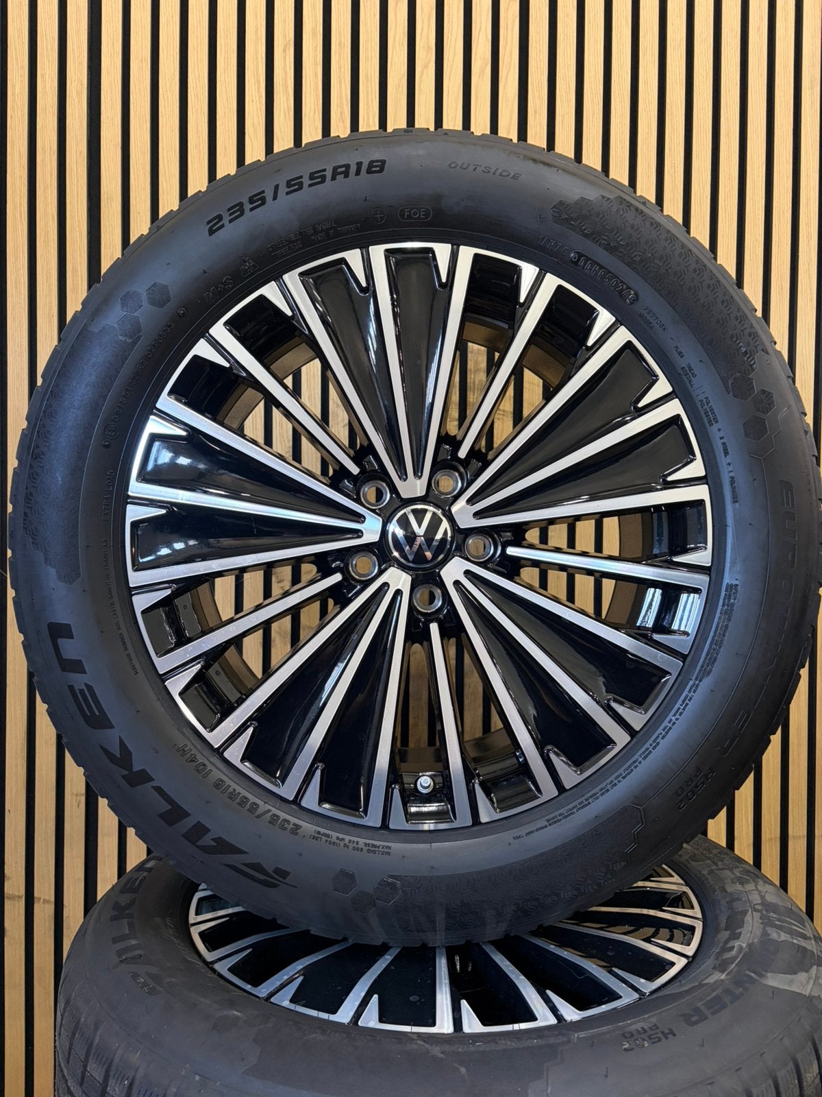 Originele 18” Volkswagen Tiguan Tayron Winterbanden Winter, Auto-onderdelen, Banden en Velgen, 18 inch, Gebruikt, ., Banden en Velgen