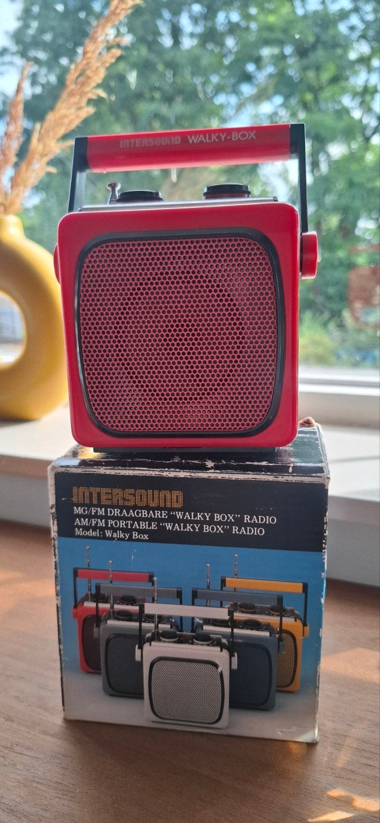 Vintage Intersound Walky Box MG/FM Draagbare Radio - Rood, Ophalen of Verzenden, Zo goed als nieuw, Radio