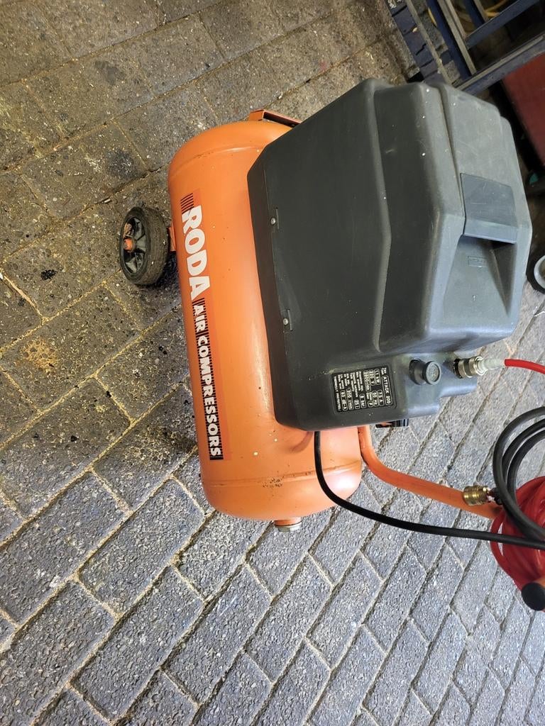 Kleine compressor, Doe-het-zelf en Verbouw, Compressors, Minder dan 25 liter, Ophalen, Minder dan 200 liter/min