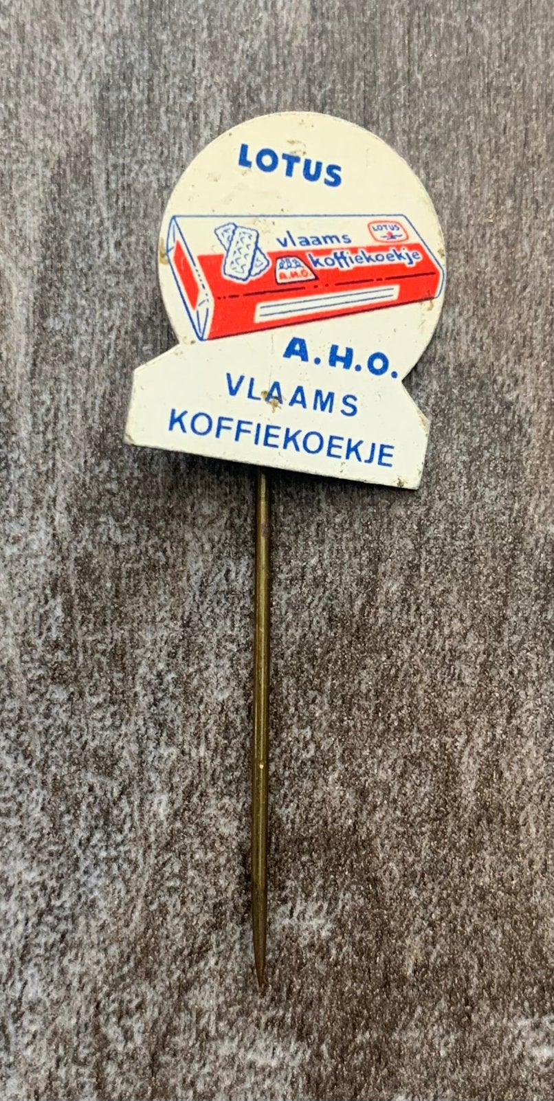 Lotus A.H.O. Vlaams KoffieKoekje Speldje, Ophalen of Verzenden