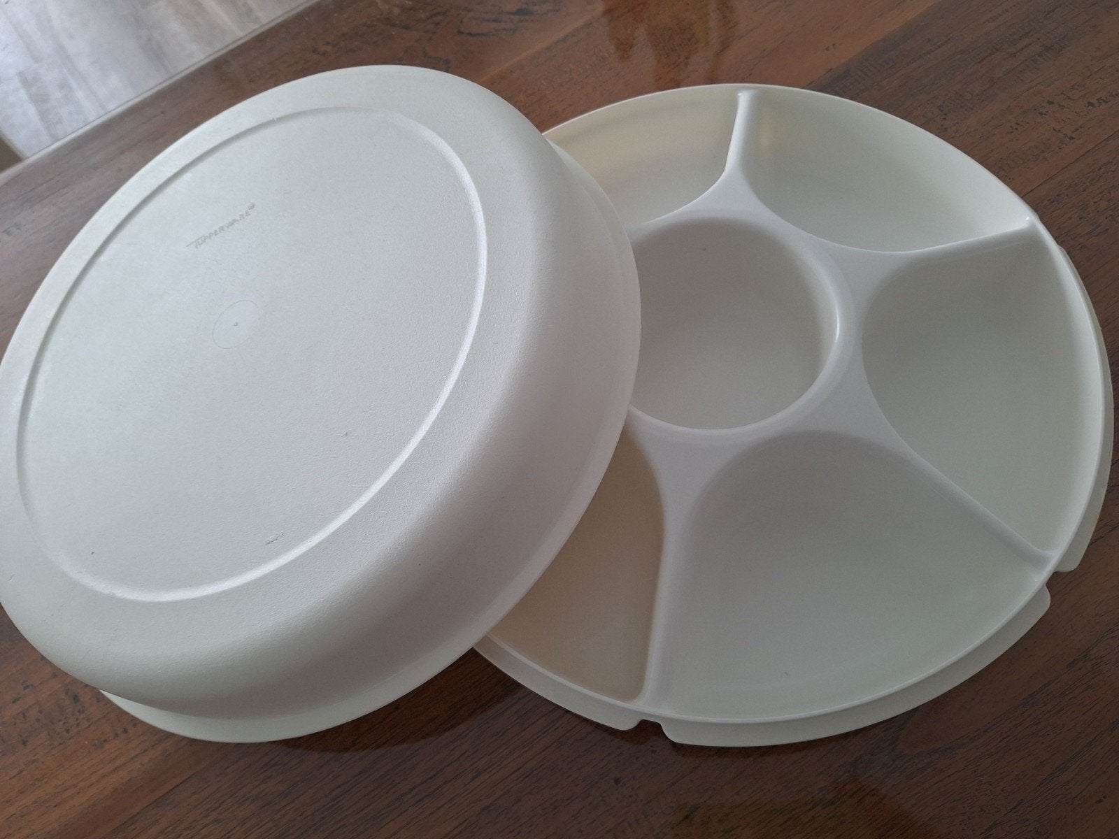 Tupperware serveer / party schaal met deksel, Ophalen of Verzenden, Gebruikt, Wit, Overige typen
