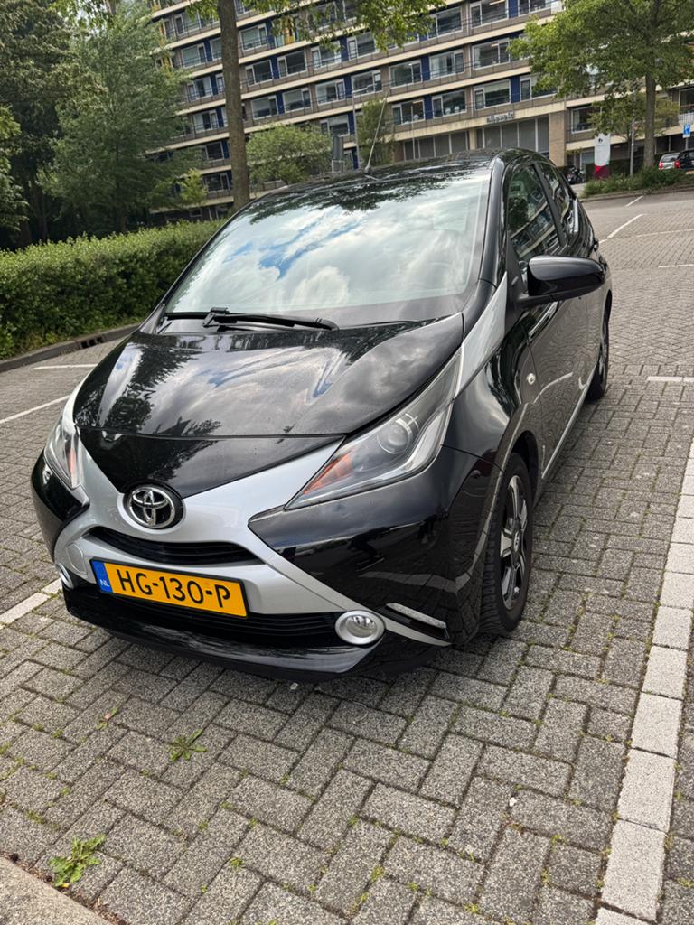 Toyota Aygo 67.702km/1.0 12V Vvt-i Ddrs 2015 Zwart/NAP, Voorwielaandrijving, 830 kg, Stof, Zwart
