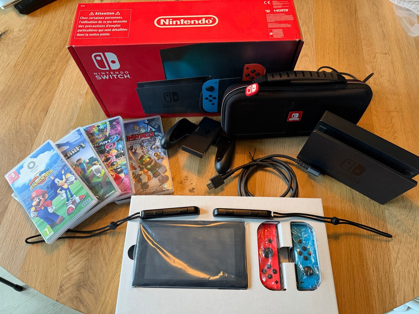 Nintendo Switch met 4 games, Switch 2019 Upgrade, Met games, Met 2 controllers, Ophalen of Verzenden