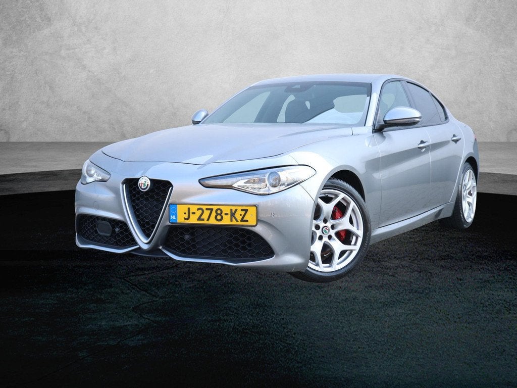 Alfa Romeo Giulia 200pk Super | 1ste eigenaar | Camera | LEE, Auto's, Alfa Romeo, Automaat, 745 kg, Achterwielaandrijving, Gebruikt