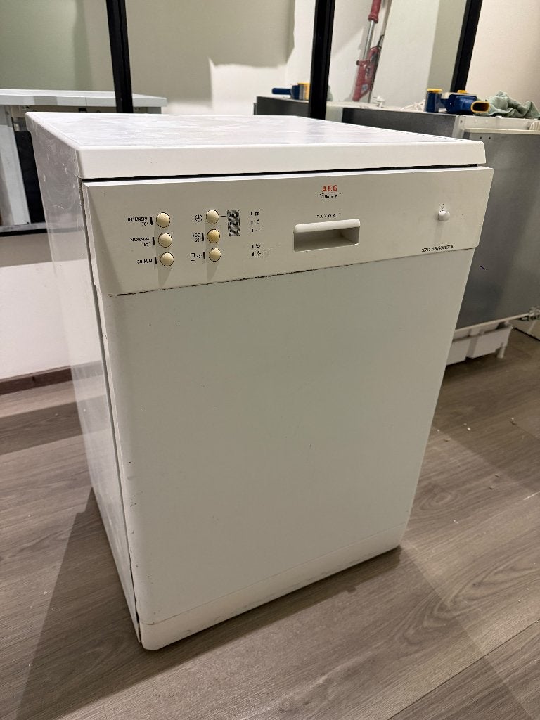 Vaatwasmachine AEG, Ophalen of Verzenden, Gebruikt, Vrijstaand, Minder dan 85 cm