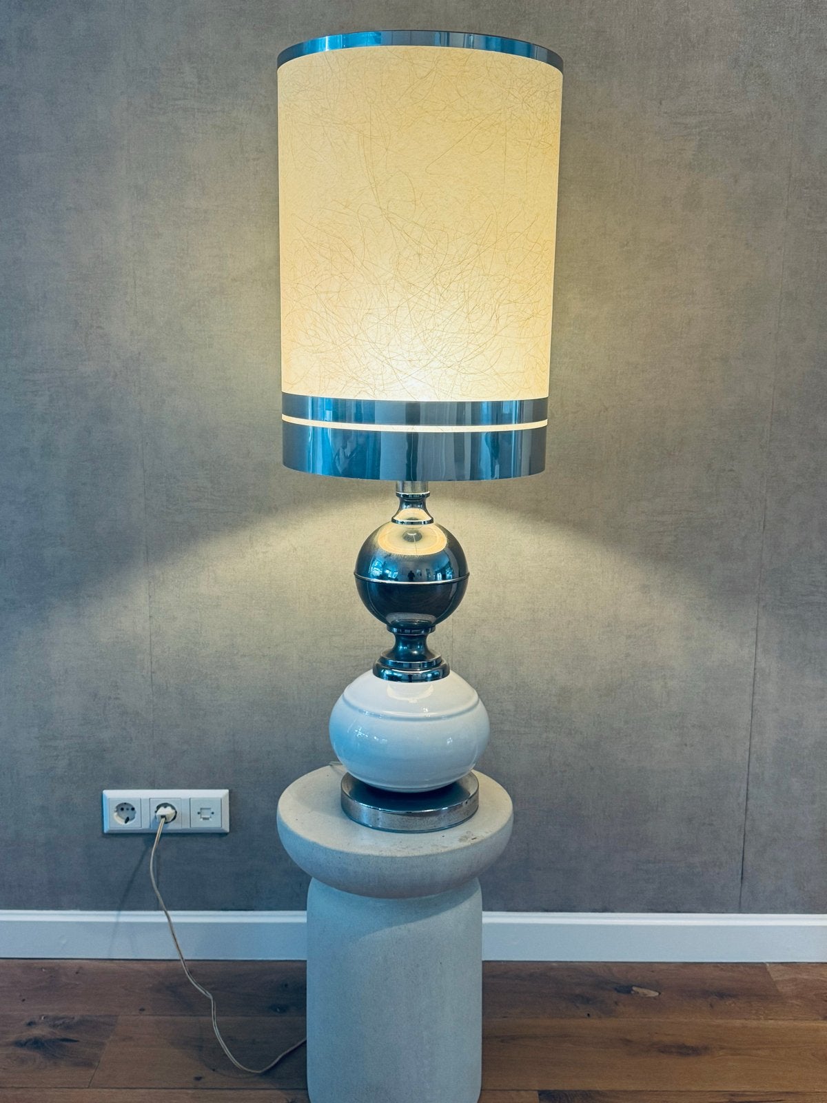 Stijlvolle vloerlamp met uniek design, Huis en Inrichting, Ophalen, E27 (groot), Zo goed als nieuw, Metaal