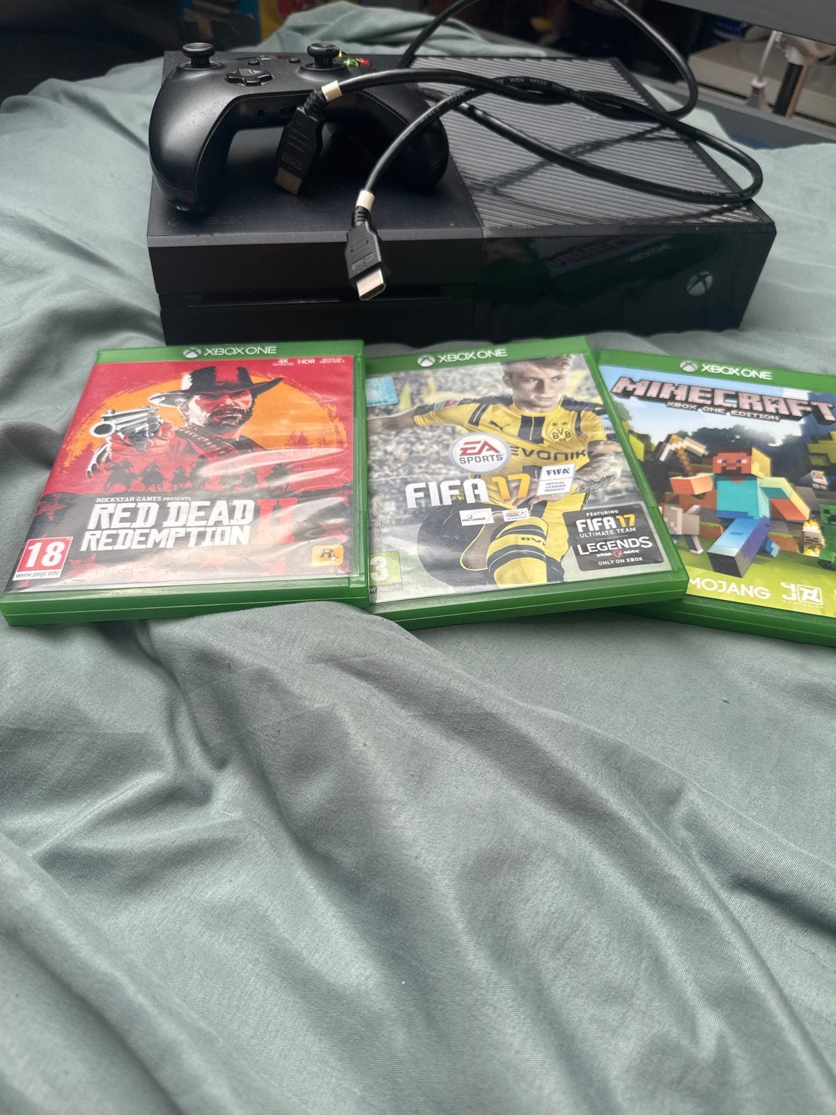 Xbox One Console met Controller en 3 Topgames, Spelcomputers en Games, Games | Xbox One, Gebruikt, Avontuur en Actie, 3 spelers of meer