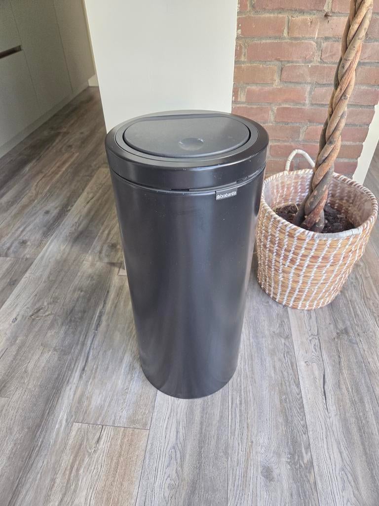 Brabantia Bo Touch Bin - Zwart, Gebruikt, Ophalen of Verzenden, 30 tot 40 liter, Metaal