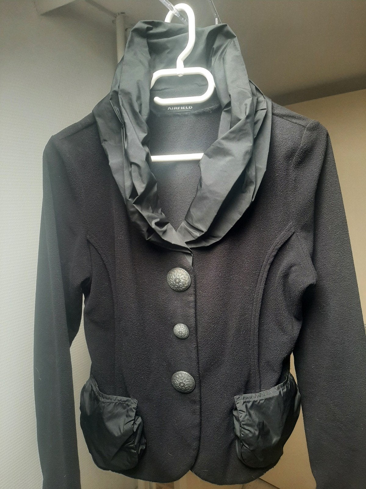 Airfield Zwart Fleece Jasje Maat 40, Ophalen of Verzenden, Zo goed als nieuw, Maat 38/40 (M), Zwart