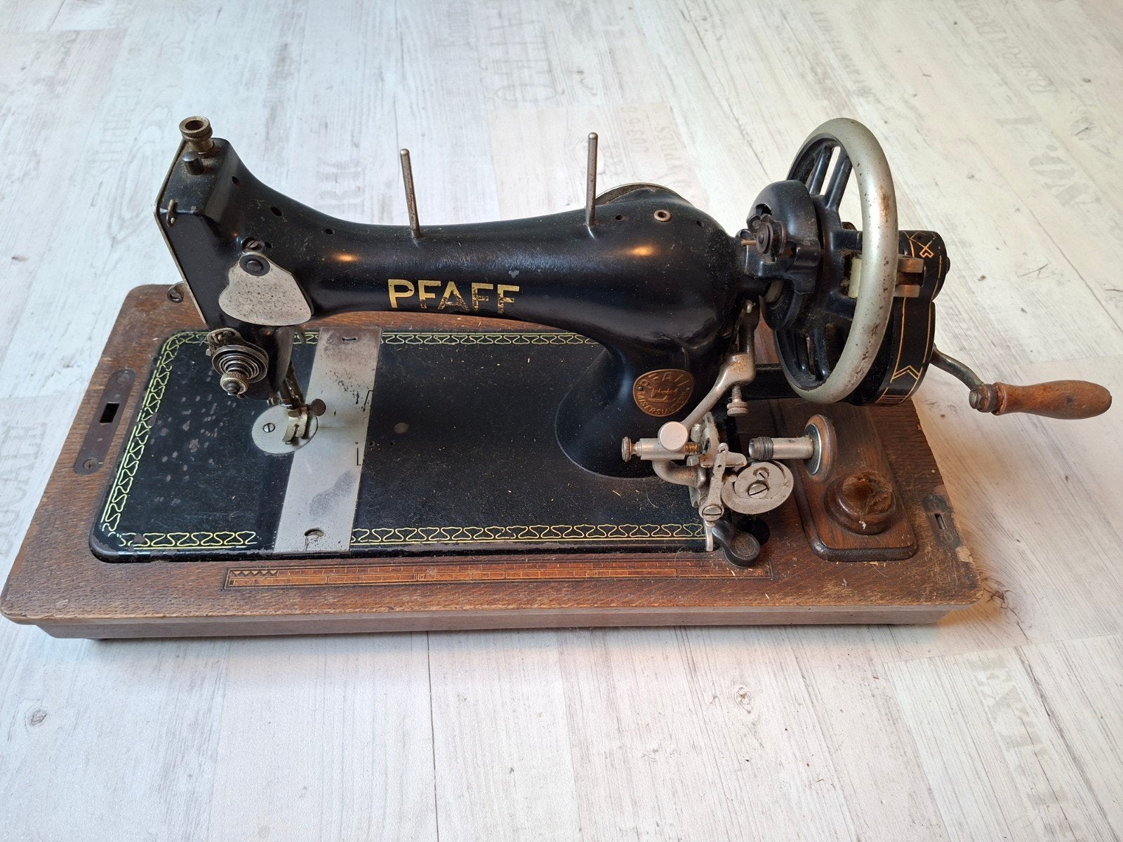 Paffen naaimachine met originele koffer. Afhalen, Ophalen of Verzenden