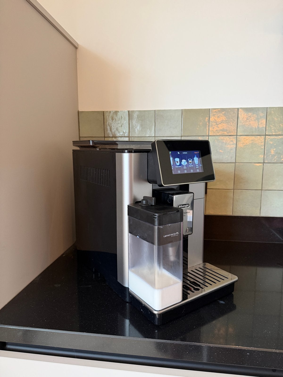 Delonghi Prima Donna Soul - Zo goed als nieuw, Gemalen koffie, Afneembaar waterreservoir, 10 kopjes of meer, Koffiemachine