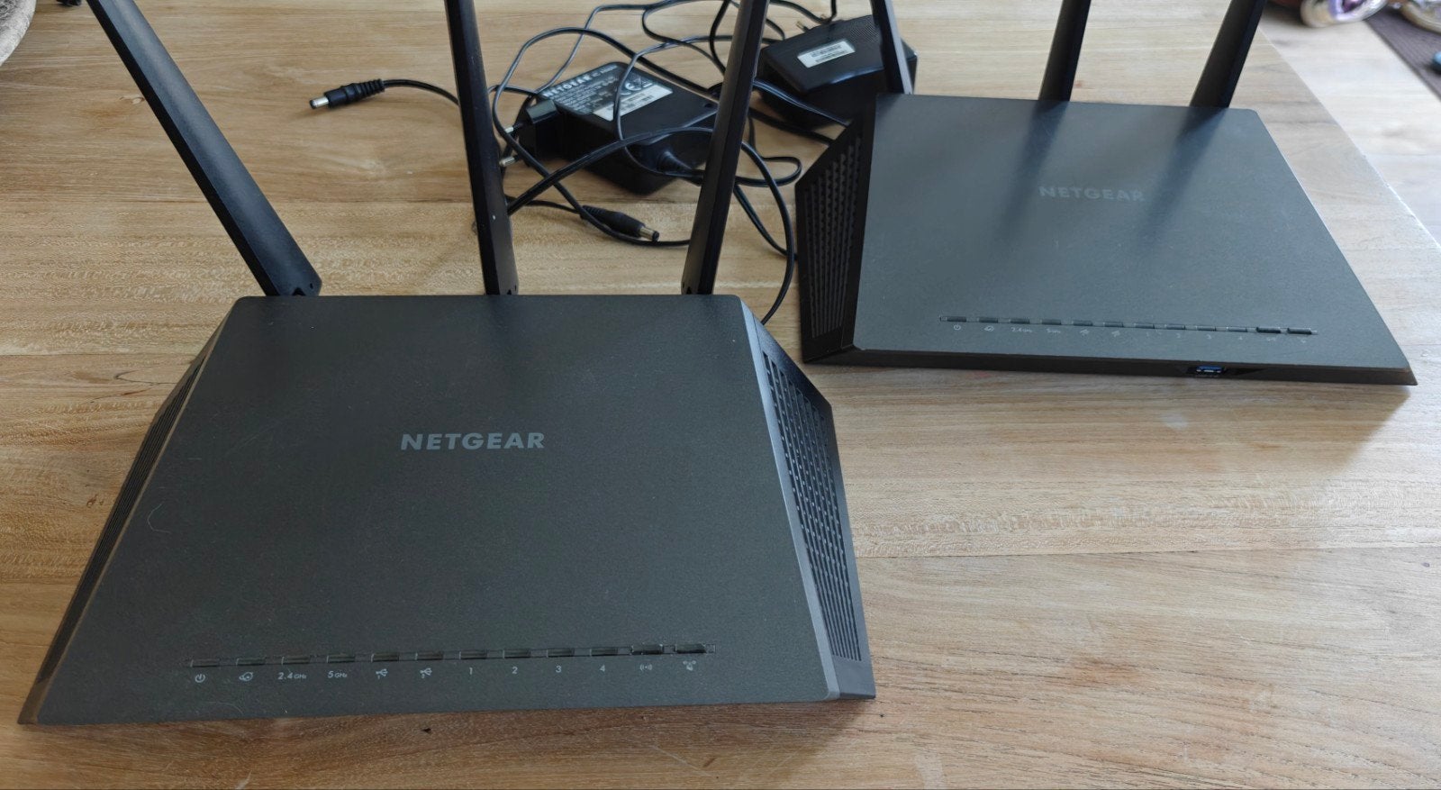 2x Netgear R7000 AC1900 Nighthawk Routers, Computers en Software, Routers en Modems, Ophalen of Verzenden, Gebruikt, Router, Netgear