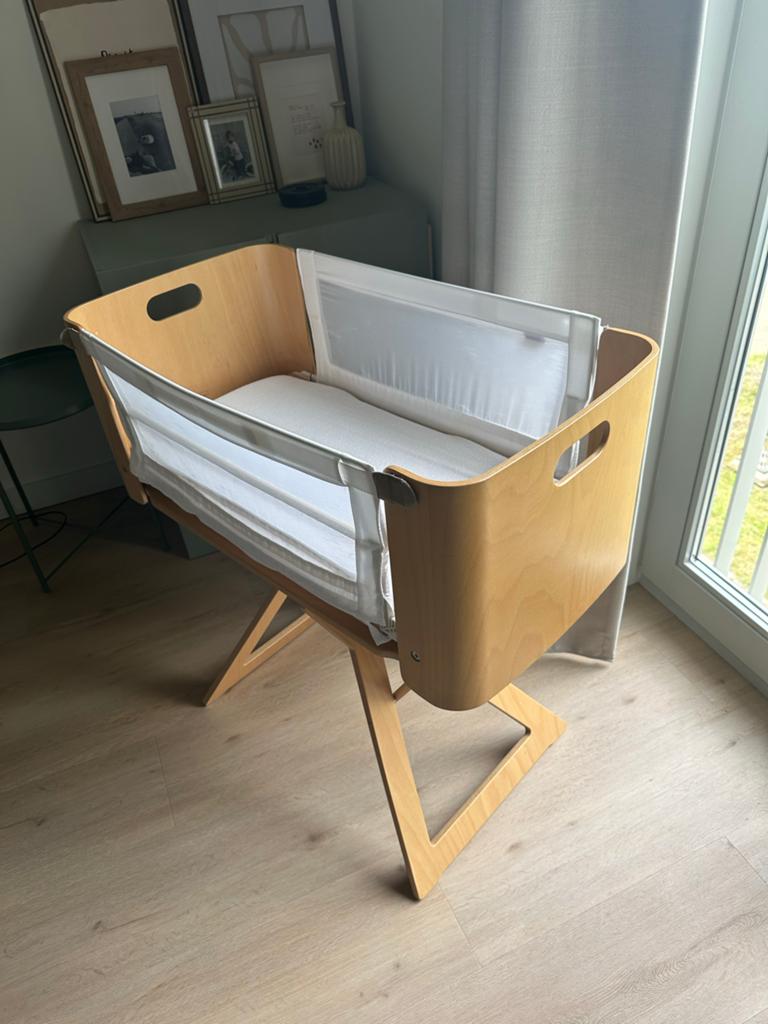 Co-sleeper Bednest Hout Inklapbaar incl. matras, Kinderen en Baby's, Babywiegjes en Ledikanten, Ophalen, Zo goed als nieuw, Wieg