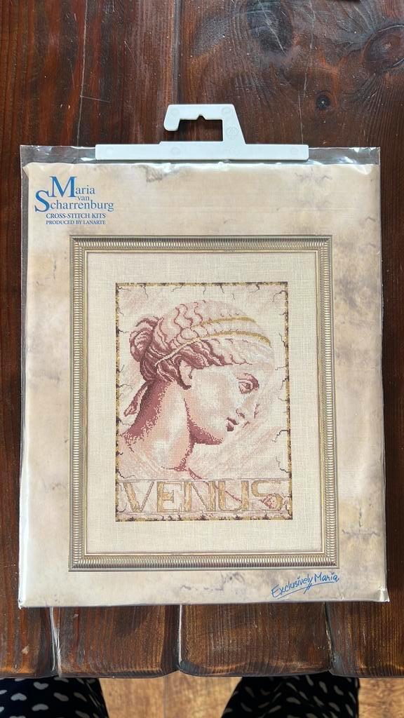 Borduurpakket - Maria v. Scharrenburg (collectors item), Ophalen of Verzenden, Nieuw, Handborduren, Borduurpakket