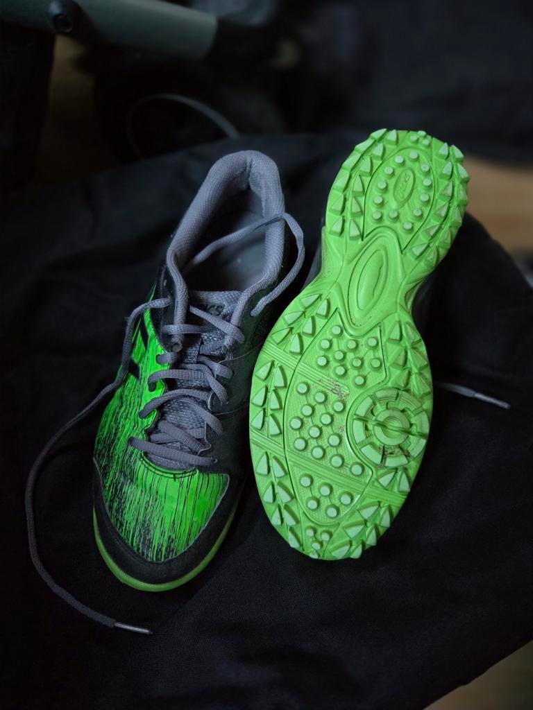 Asics kunstgrasschoenen maat 39, Sport en Fitness, Ophalen, Gebruikt