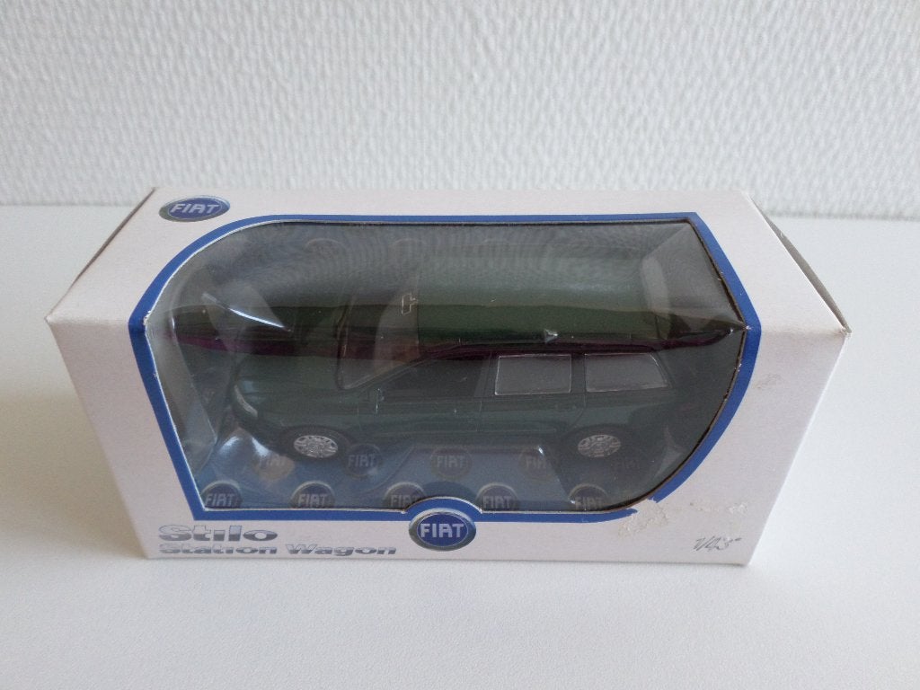 Fiat Stilo Station Wagon metallic donkergroen 1:43 Norev, Ophalen of Verzenden, Zo goed als nieuw, Auto, Norev