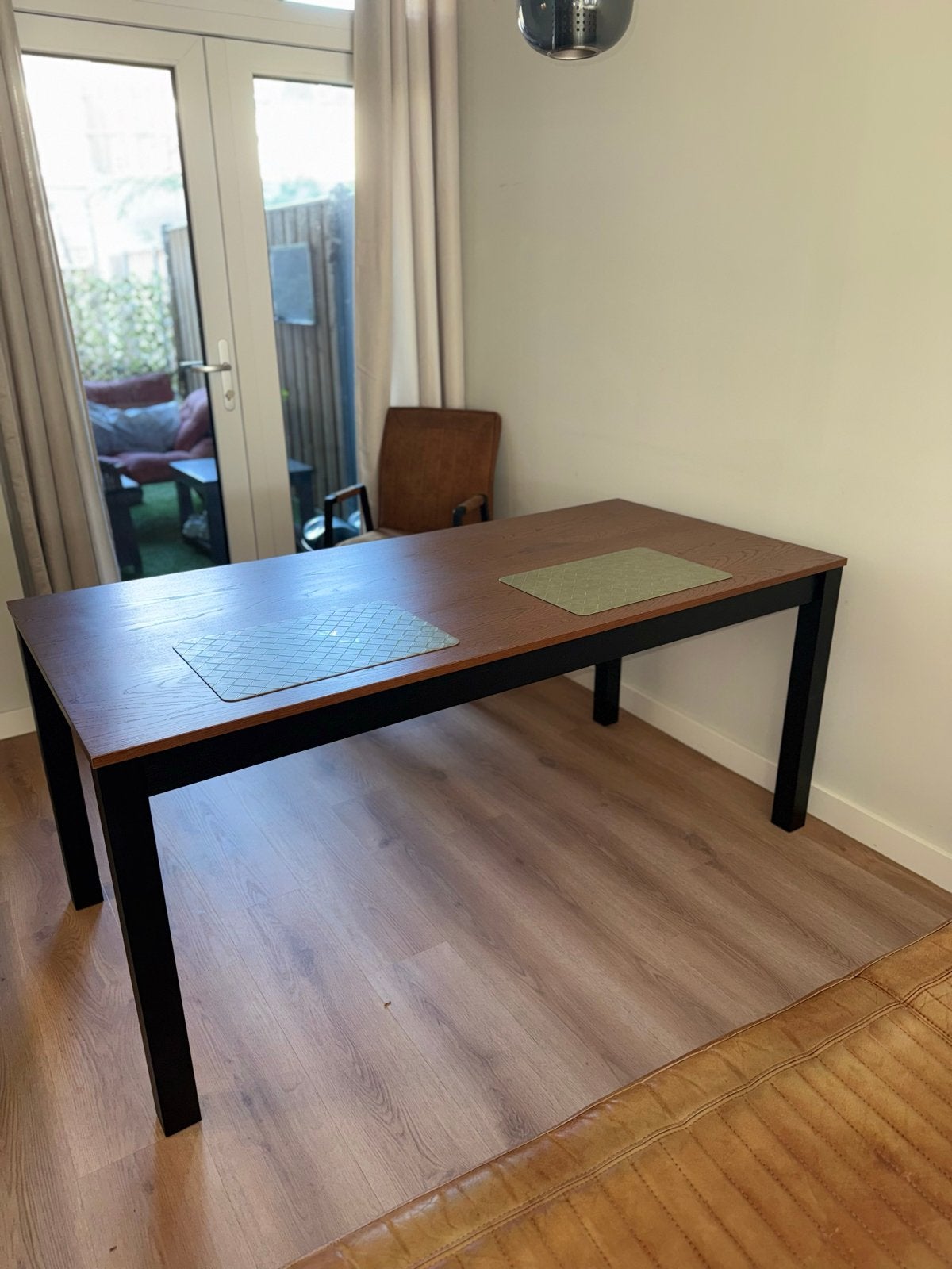 IKEA eettafel - Modern en stevig, 100 tot 150 cm, Zo goed als nieuw, Vier personen, Rechthoekig