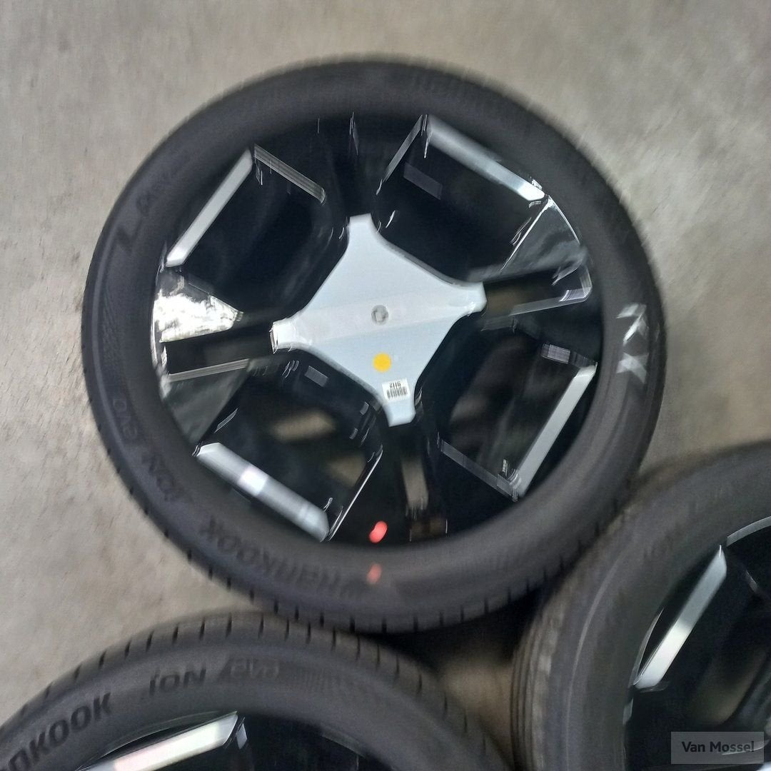 Kia EV3 Hankook Ion Evo 215/50/R19 97H, 19 inch, -, -, Banden en Velgen