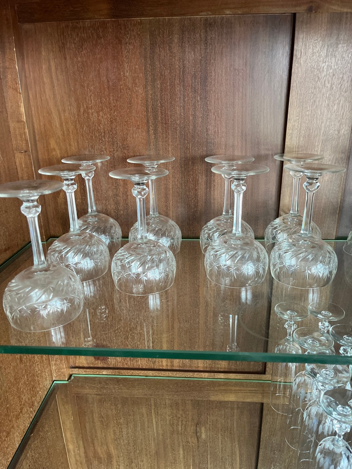 Set van 12 kristallen wijnglazen met geslepen decoratie, Ophalen