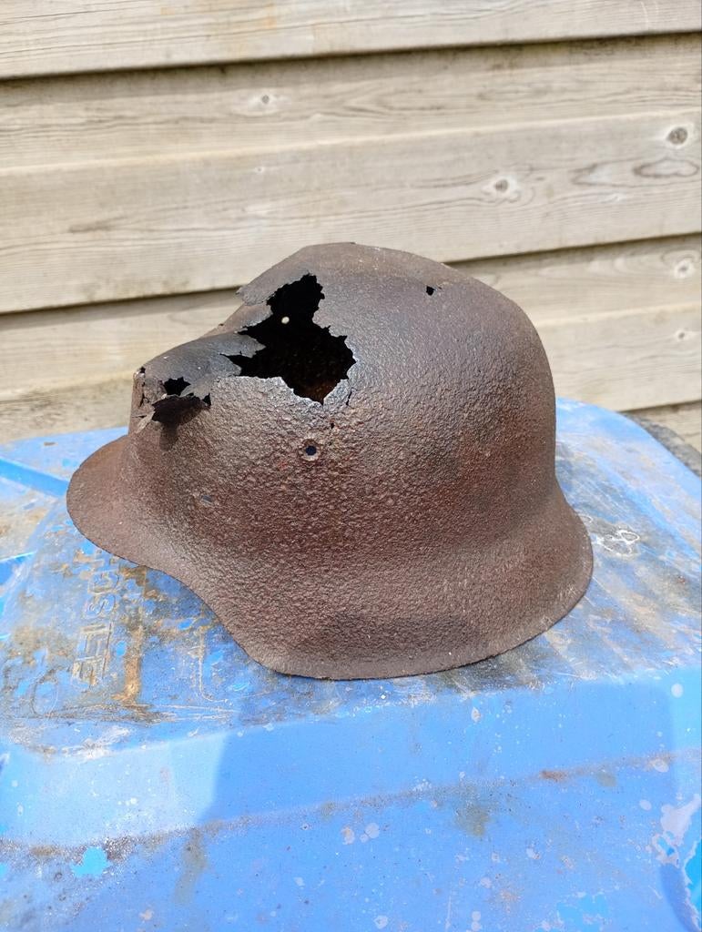 Duitse helm, Verzamelen, Militaria | Tweede Wereldoorlog, Ophalen of Verzenden, Duitsland, Helm of Baret