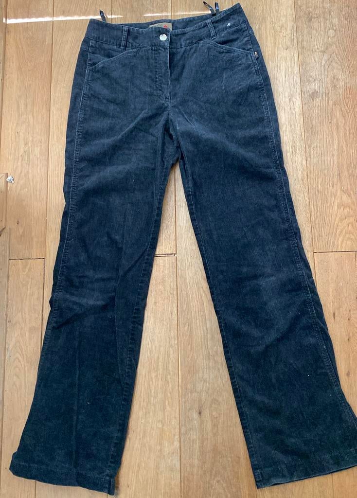 Zwarte ribfluwelen broek Zaffiri 40, Kleding | Dames, Ophalen of Verzenden, Zo goed als nieuw, Zwart, W30 - W32 (confectie 38/40)