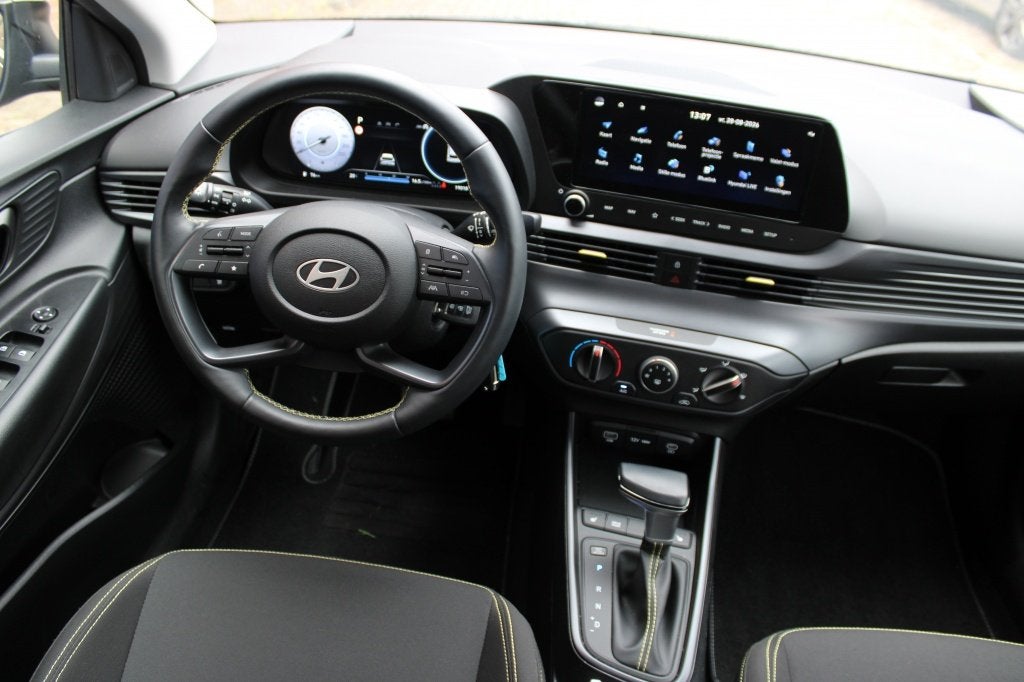 Hyundai i20 1.0 T-GDI Comfort Smart Automaat | Stoel -/ Stuu, Gebruikt, Zwart, Lichtsensor, Zwart