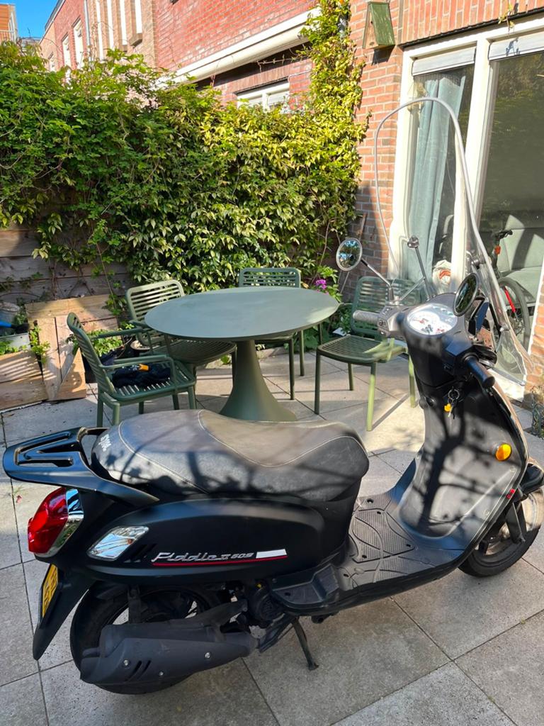 SYM Fiddle II 2021 geel kenteken, Fietsen en Brommers, Scooters | SYM, Ophalen, Zo goed als nieuw, Benzine, Fiddle