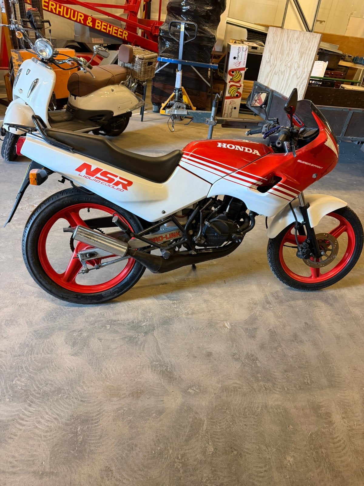 HONDA NSR 50.  Geheel origineel.   40 km, Fietsen en Brommers, Brommers | Oldtimers, Maximaal 45 km/u, 49 cc, Ophalen, Overige merken